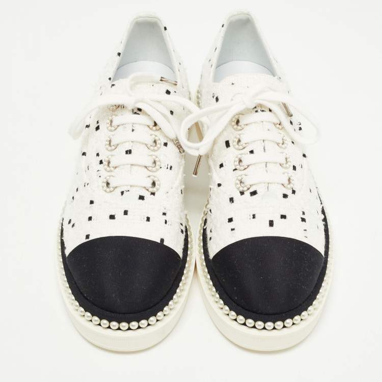 Pre Owned Chanel Monochrome Tweed and Canvas Cap Toe Faux Pearl Trim Oxfords Sneakers Size 37.5