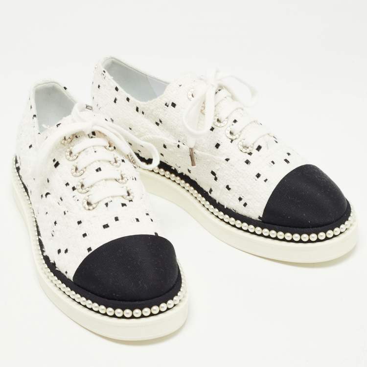 Pre Owned Chanel Monochrome Tweed and Canvas Cap Toe Faux Pearl Trim Oxfords Sneakers Size 37.5