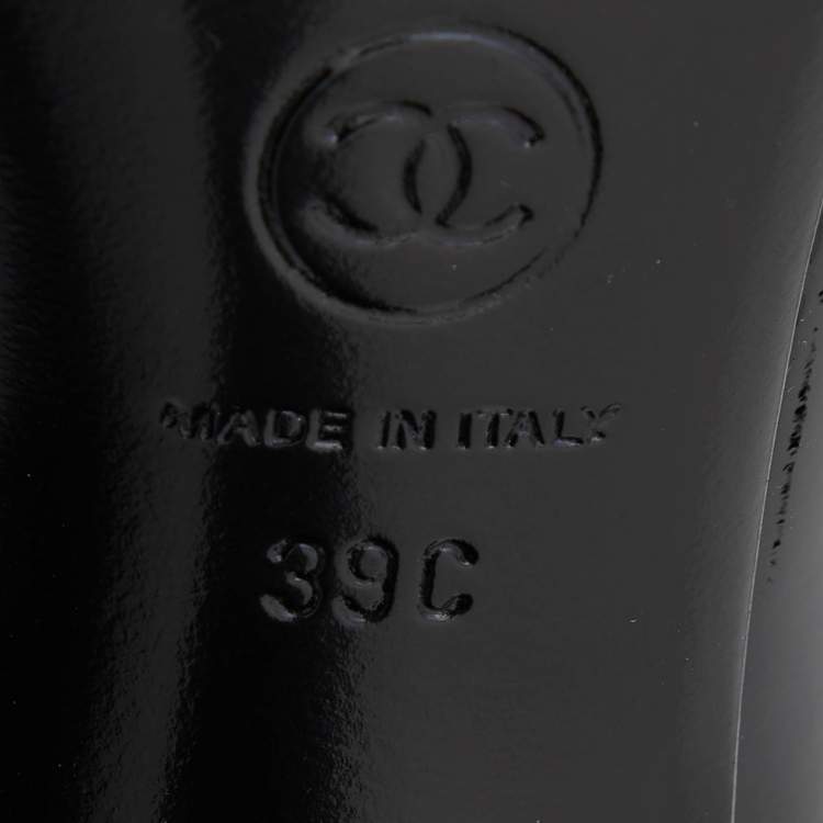 Pre Owned Chanel Black Patent Leather Chain Detail Cap Toe Pumps Size 39
