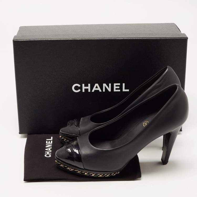 Pre Owned Chanel Black Leather CC Cap Toe Pumps Size 35