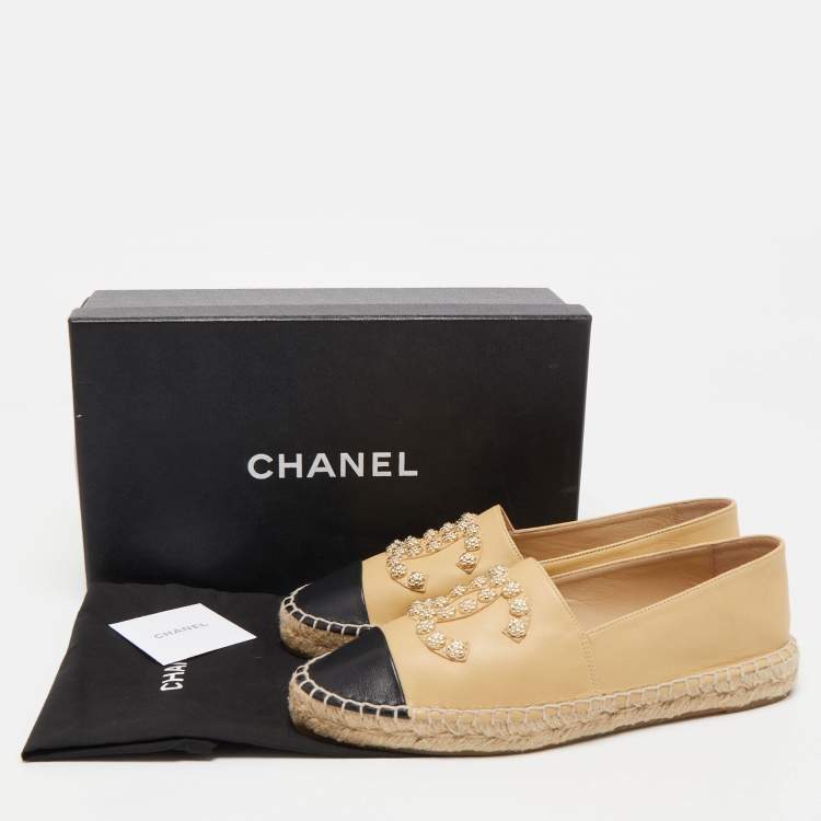 Pre Owned Chanel Beige/Black Leather Camellia CC Stud Espadrilles Size 40