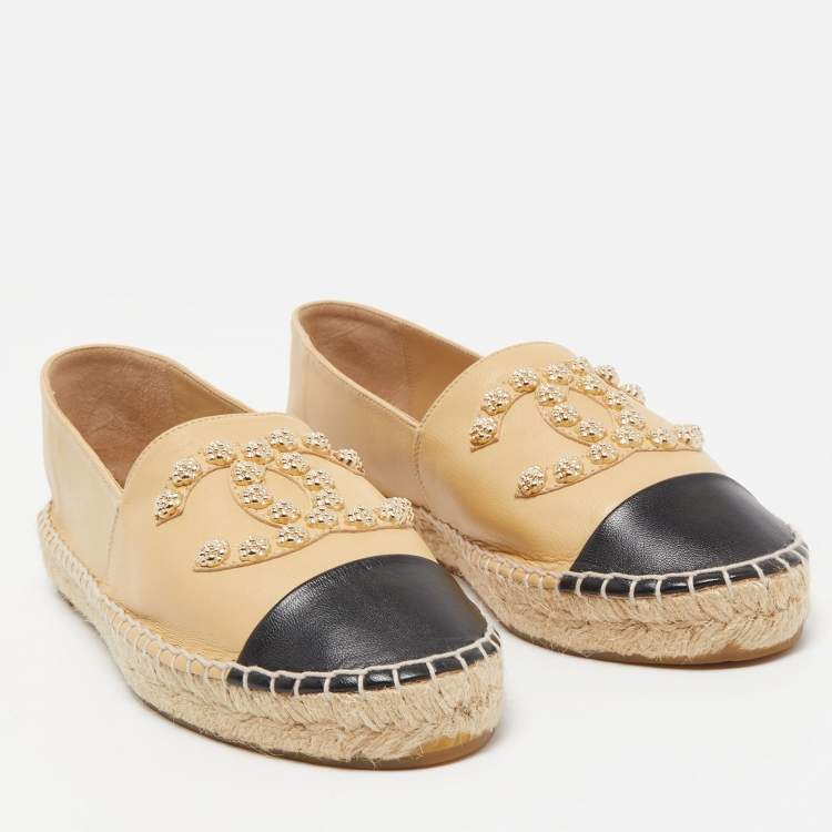 Pre Owned Chanel Beige/Black Leather Camellia CC Stud Espadrilles Size 40