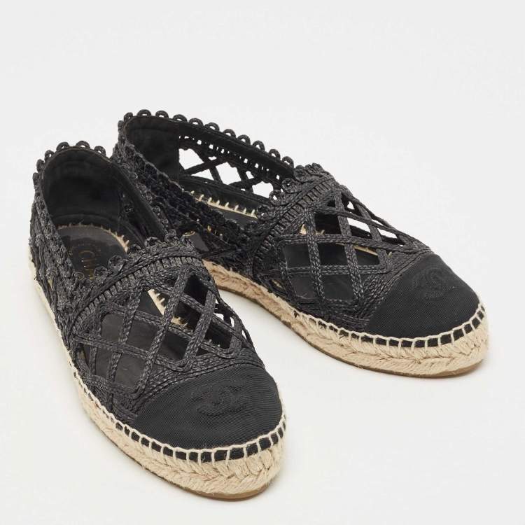 Pre Owned Chanel Black Canvas and Raffia  Interlocking CC Logo Espadrille Flats Size 40