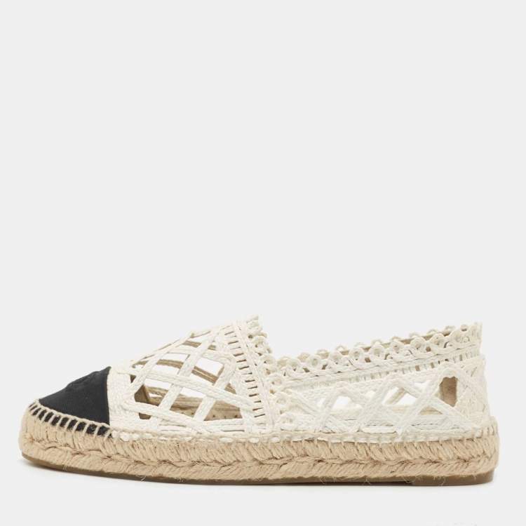 White Canvas 'Interlocking CC' Logo Espadrille