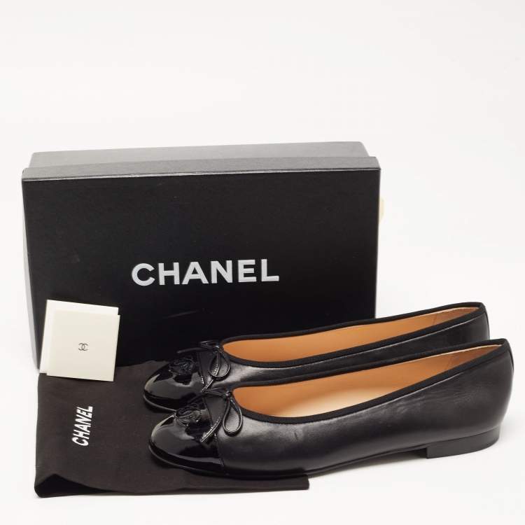 Pre Owned Chanel Black Leather and Patent CC Ballet Flats Size 41.5