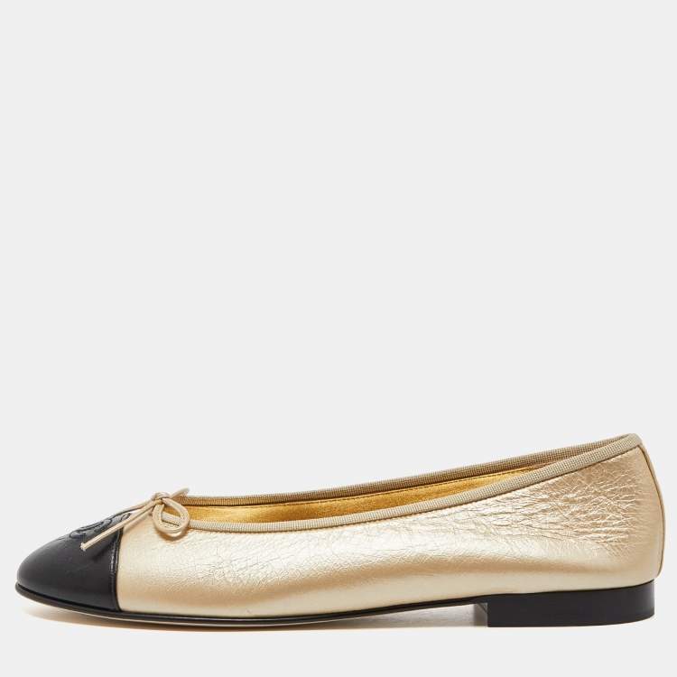 Pre Owned Chanel Metallic Gold/Black Leather CC Bow Cap Toe Ballet Flats Size 41.5