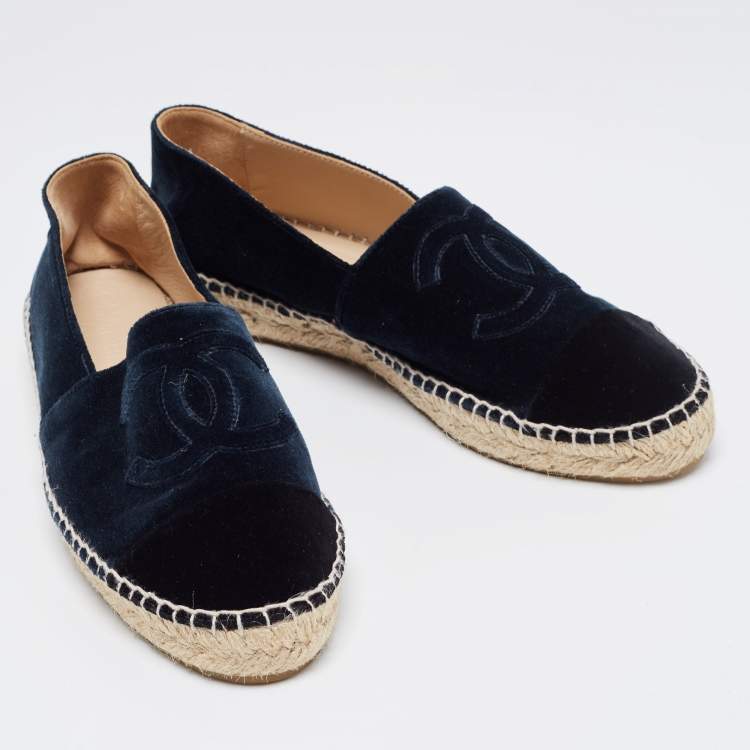 Pre Owned Chanel  Navy Blue Velvet CC Cap Toe Ballet Flats Size 40