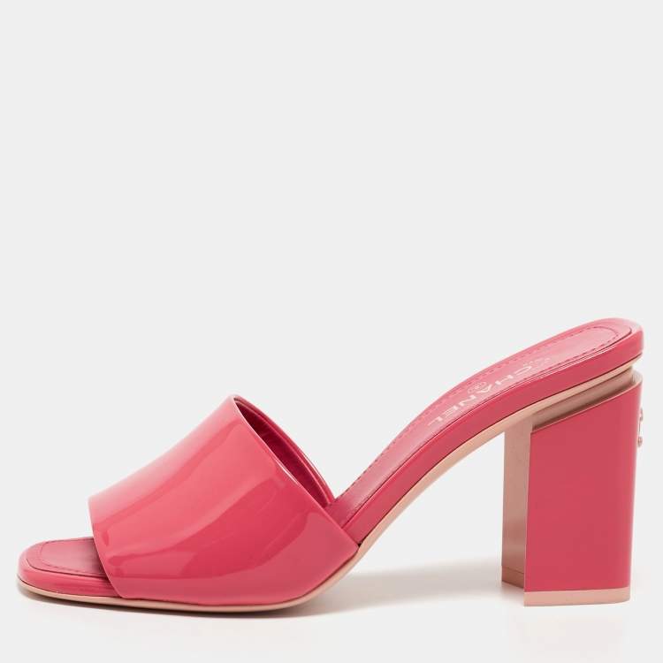 Chanel Pink Patent Leather CC Slide Sandals Size 36 Chanel TLC