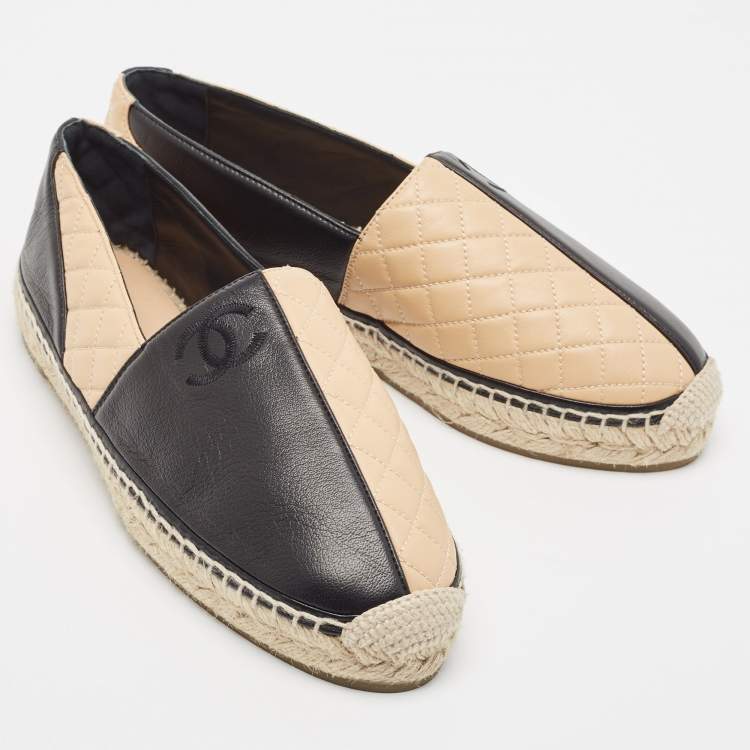 Pre Owned Chanel Beige/Black Quilted Leather CC Espadrille Size 41