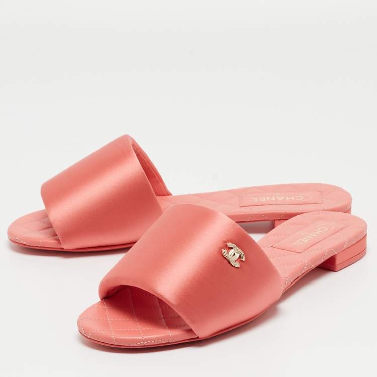 Chanel pink online slides