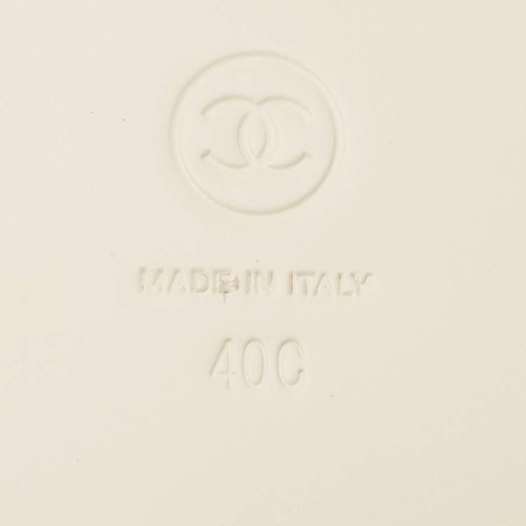 Pre Owned Chanel Cream Leather Logo Slides Size 40