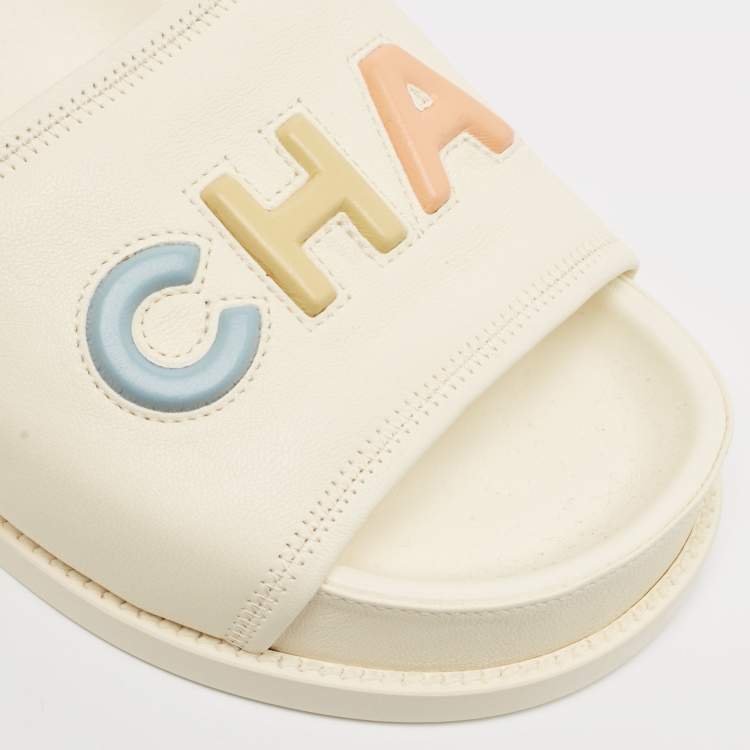 Pre Owned Chanel Cream Leather Logo Slides Size 40