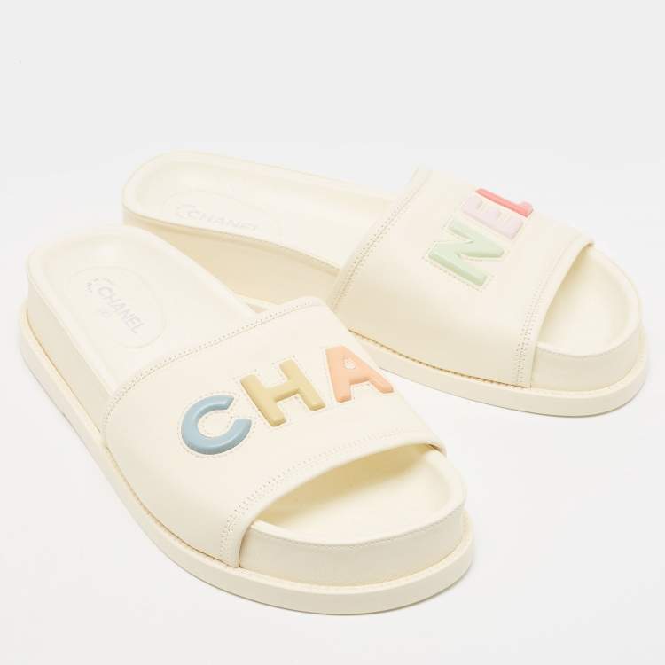 Pre Owned Chanel Cream Leather Logo Slides Size 40