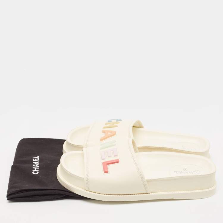 Pre Owned Chanel Cream Leather Logo Slides Size 40