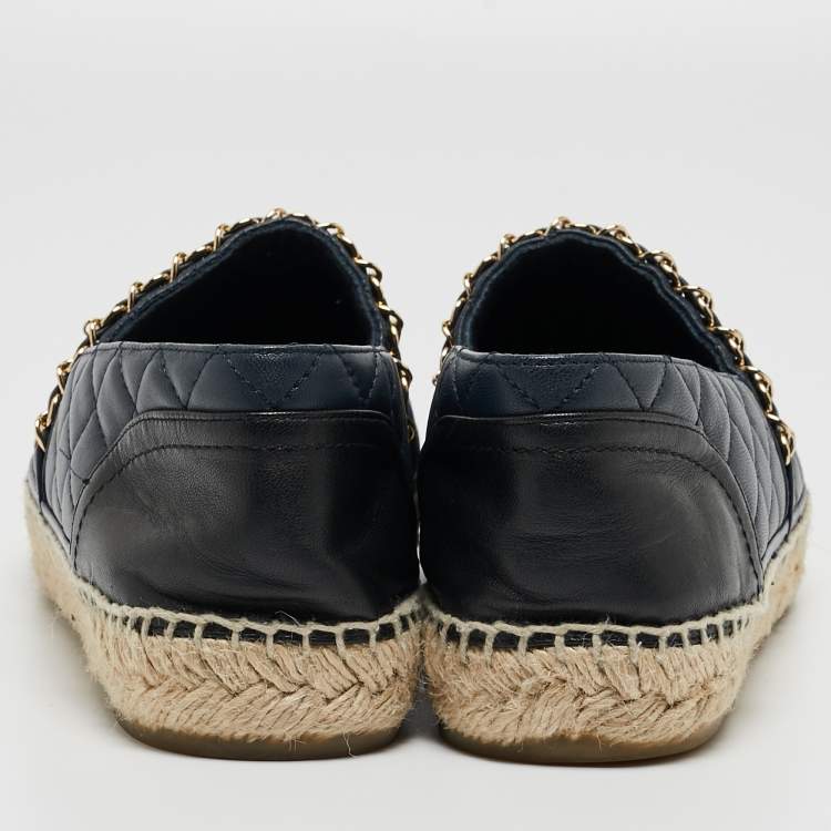 Pre Owned Chanel Blue Quilted Leather Chain-Link CC Espadrille Flats Size 41
