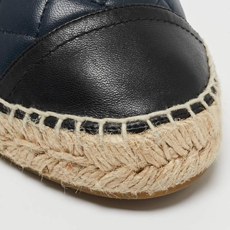Pre Owned Chanel Blue Quilted Leather Chain-Link CC Espadrille Flats Size 41