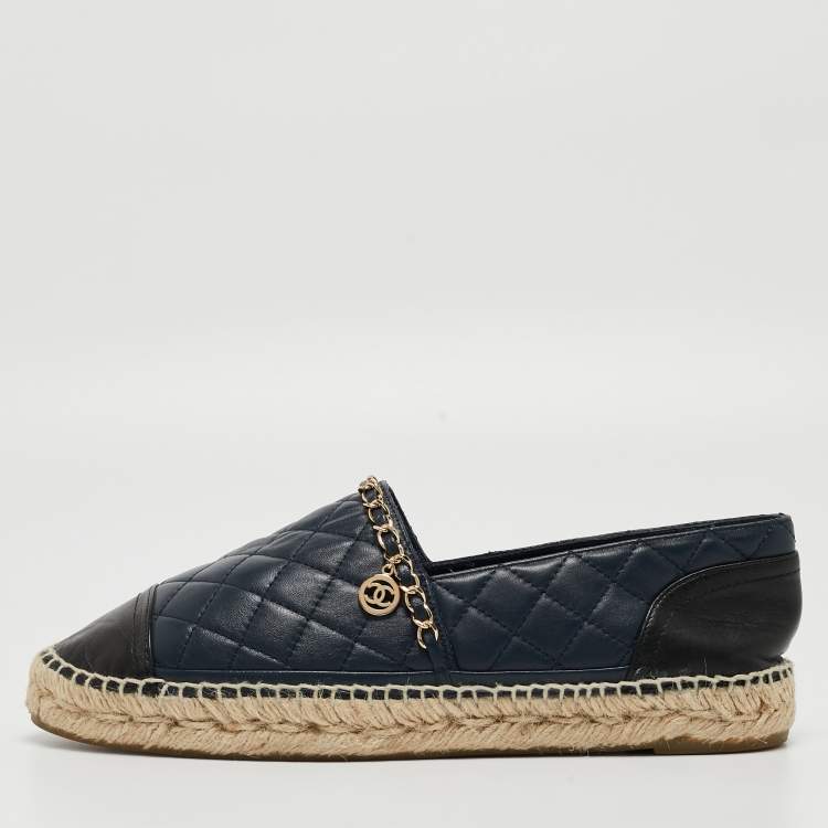 Pre Owned Chanel Blue Quilted Leather Chain-Link CC Espadrille Flats Size 41