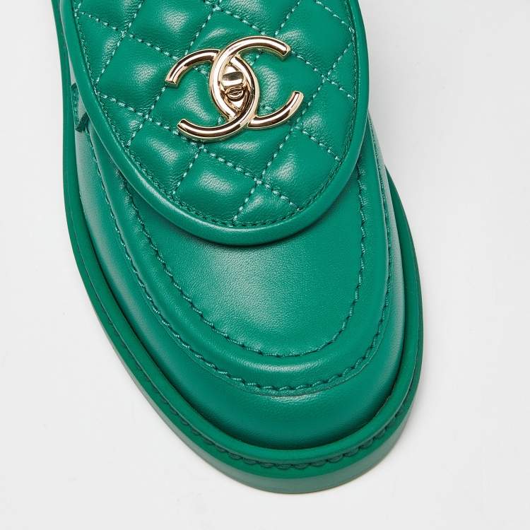 Pre Owned Chanel Green Leather CC  Interlocking Loafers Size 37.5