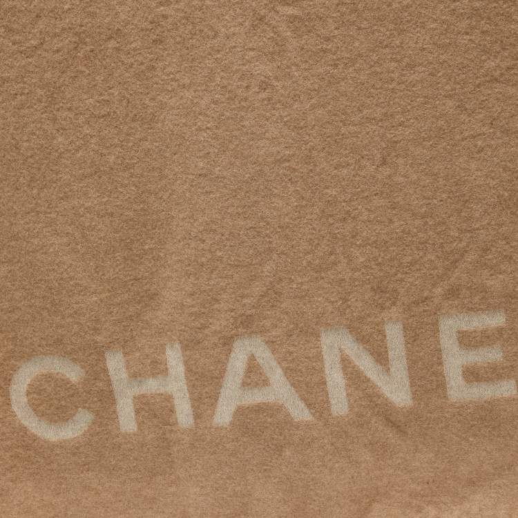 Pre Owned Chanel Beige Logo Intarsia Cashmere Shawl 