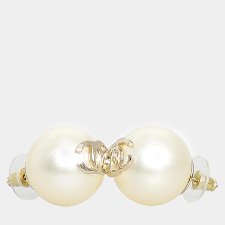 Pre Owned Chanel B16 Large CC Pearl Earrings
