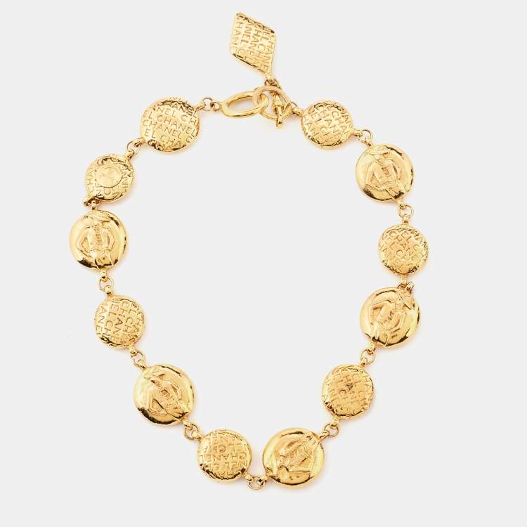 مملوكة مسبقًا Chanel Logo Gold Tone Necklace