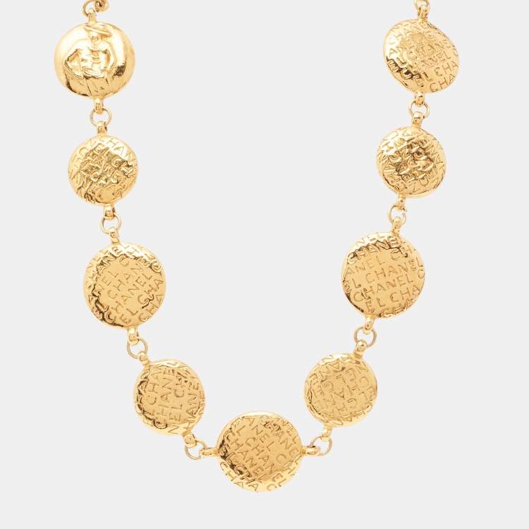 مملوكة مسبقًا Chanel Logo Gold Tone Necklace