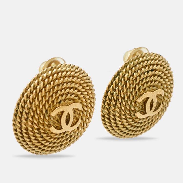 Pre Owned Chanel CC Rope Motif Gold Tone Round Clip-on Stud Earrings