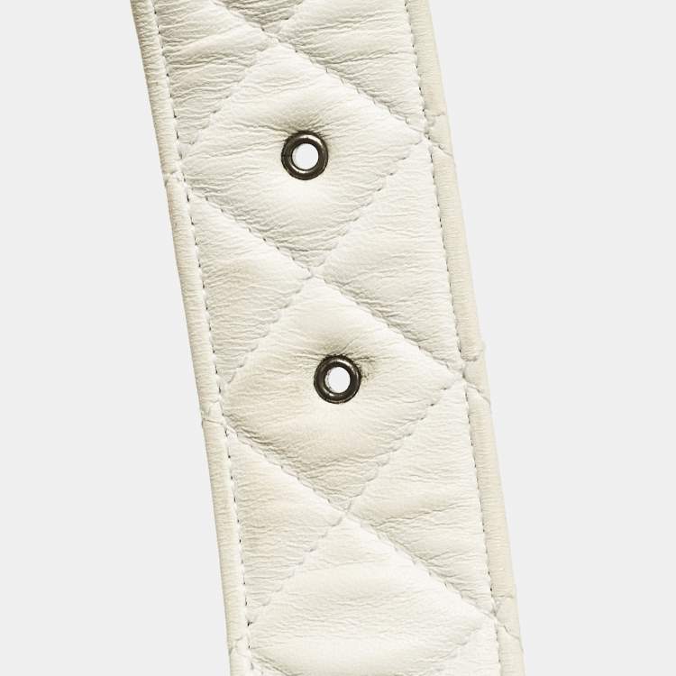 مملوكة مسبقًا Chanel White Quilted Leather CC Belt 85CM