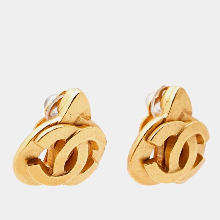 Pre Owned Chanel CC Heart Gold Tone Clip On Earrings