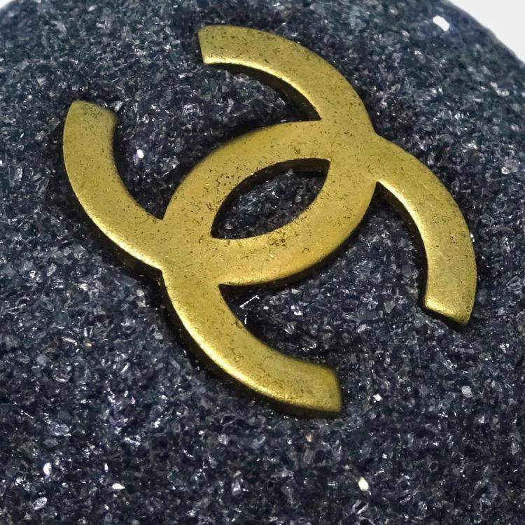 Pre Owned Chanel Gray Button Clip-On Earrings 