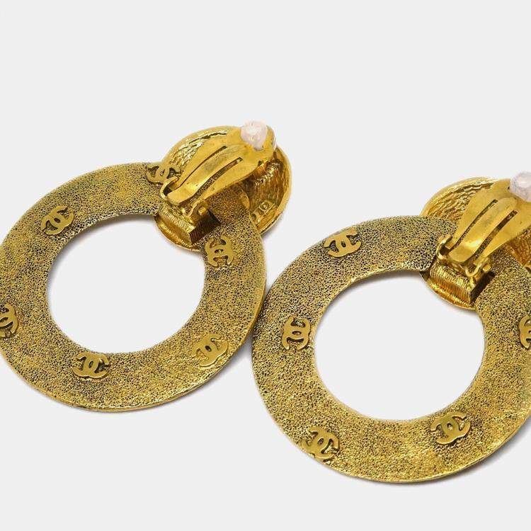 Pre Owned Chanel Dangle Hoop Earrings Clip-On Gold
