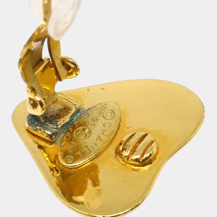 Pre Owned Chanel Gold Heart Earrings Clip-On