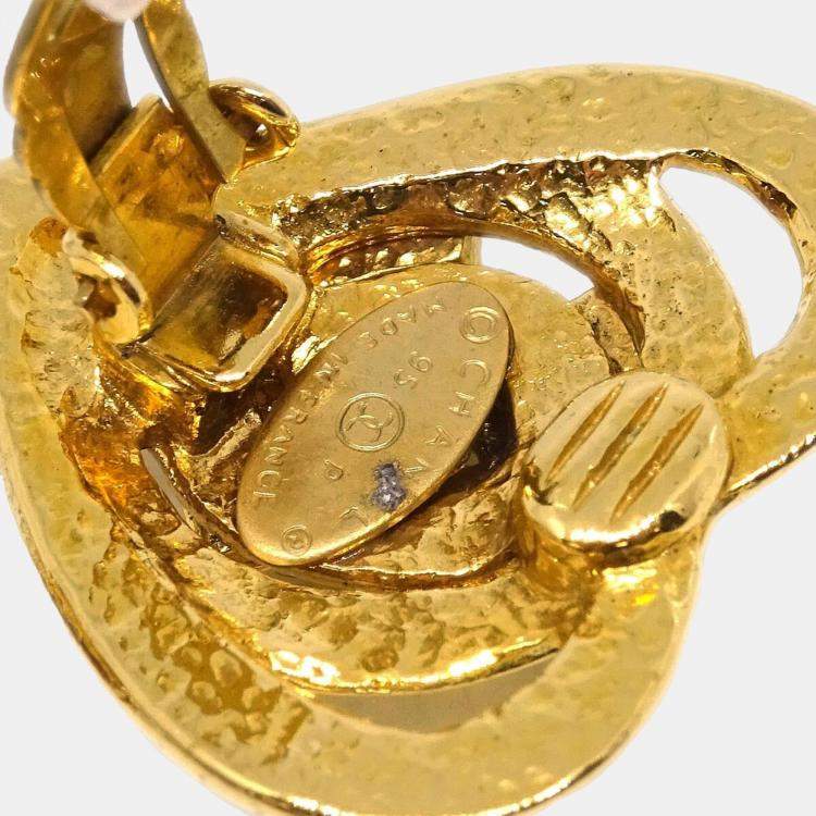 Pre Owned Chanel Gold Heart Earrings Clip-On