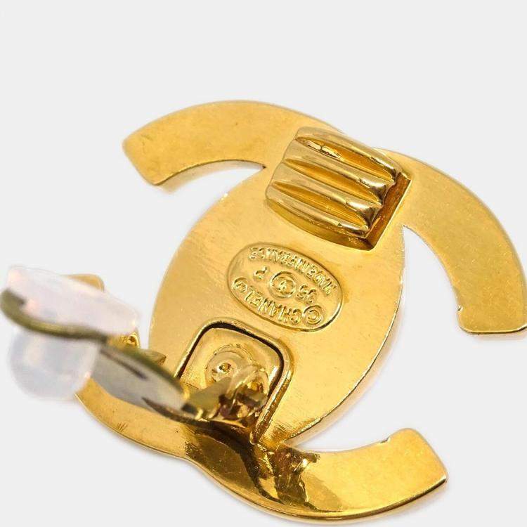 مملوكة مسبقًا Chanel Gold Plated CC Turnlock Earrings Clip-On 