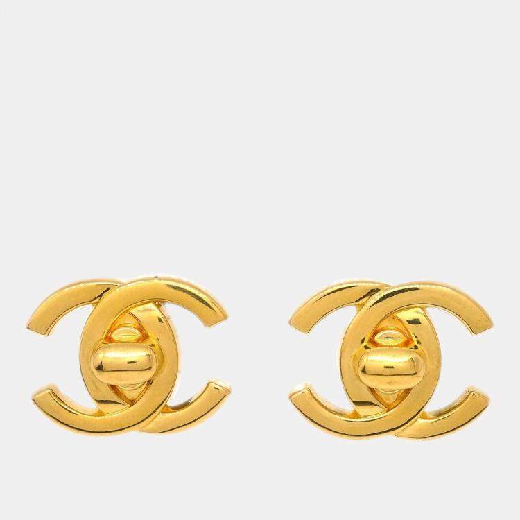 مملوكة مسبقًا Chanel Gold Plated CC Turnlock Earrings Clip-On 