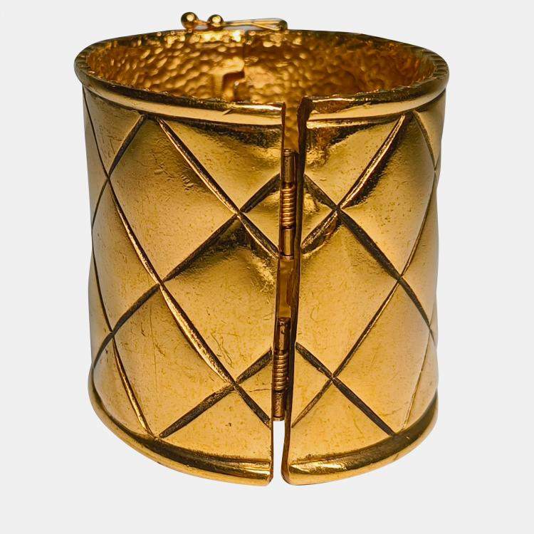 Pre Owned Chanel Vintage Matelassé Bangle Bracelet