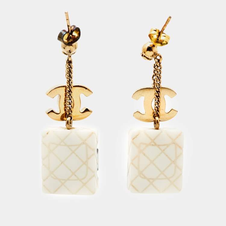 مملوكة مسبقًا Chanel CC Resin Gold Tone Earrings