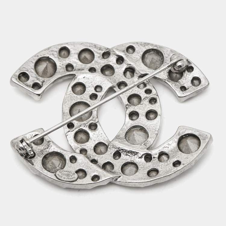 Pre Owned Chanel CC Crystals Silver Tone Brooch