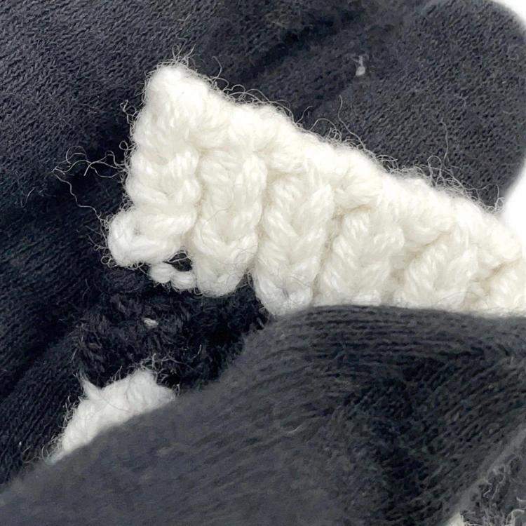 Pre Owned Chanel Logo Patch White Black 100% Cashmere Scarf