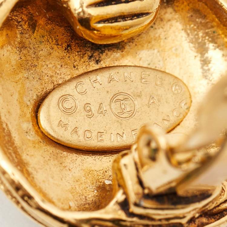 Pre Owned Chanel CC Textured Gold Tone Round Clip-on Earrings