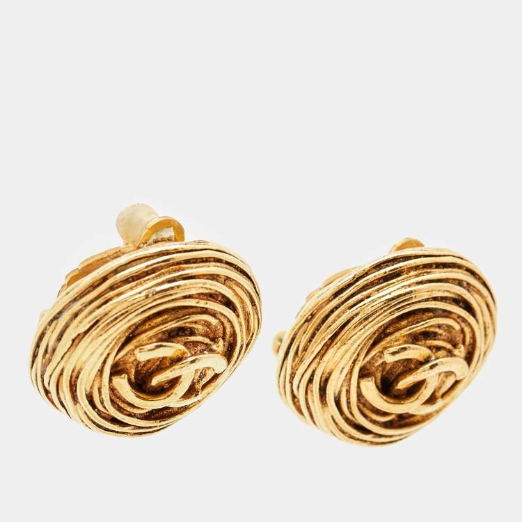 Pre Owned Chanel CC Textured Gold Tone Round Clip-on Earrings