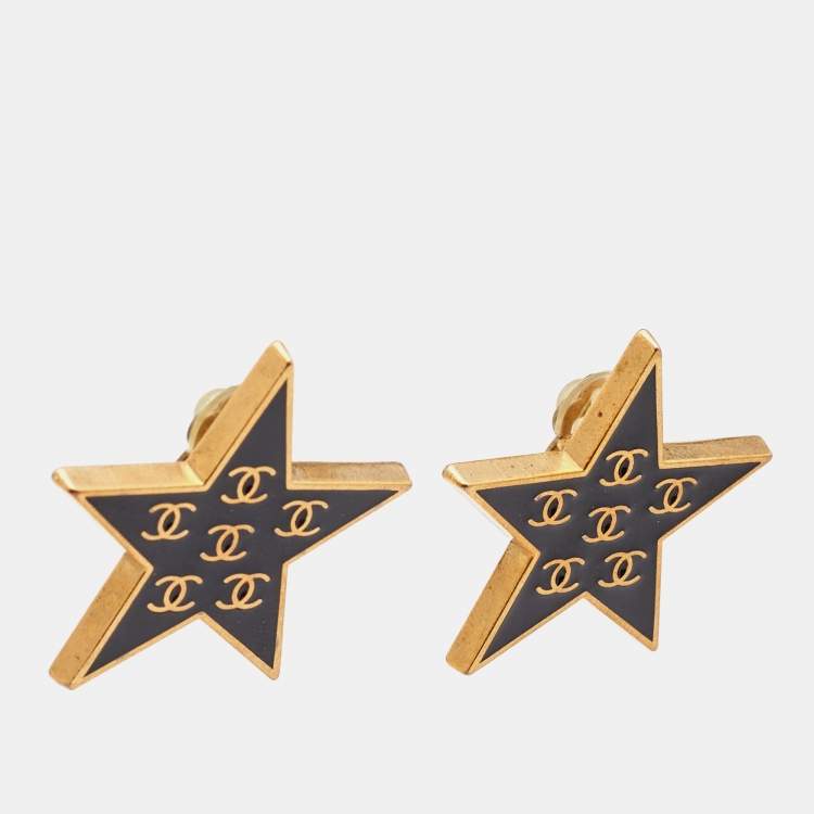 Pre Owned Chanel Black Enamel Gold Tone Star Clip-on Earrings