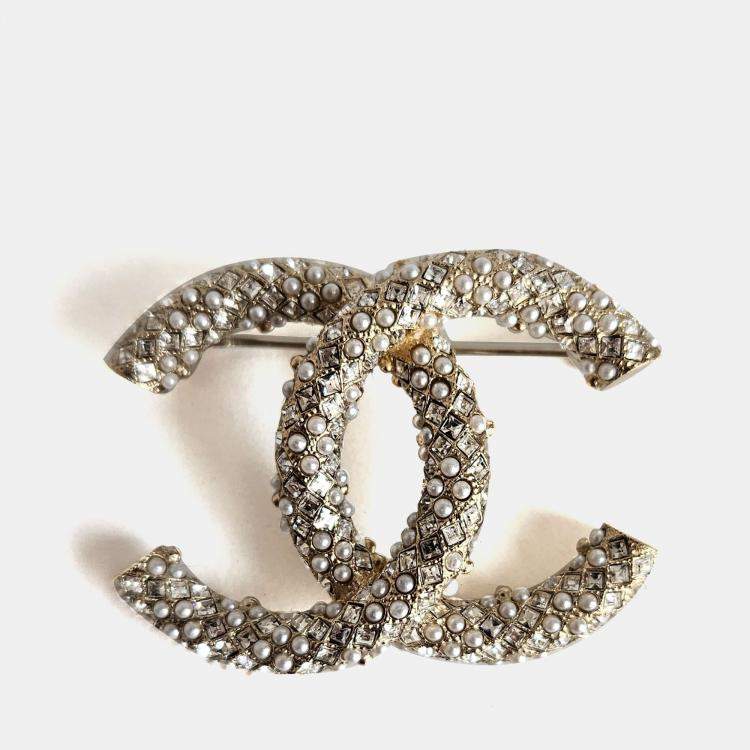 Pre Owned Chanel Gold Tone CC Crystal/Pearl Embellished Brooch