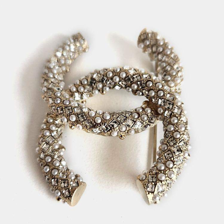 Pre Owned Chanel Gold Tone CC Crystal/Pearl Embellished Brooch