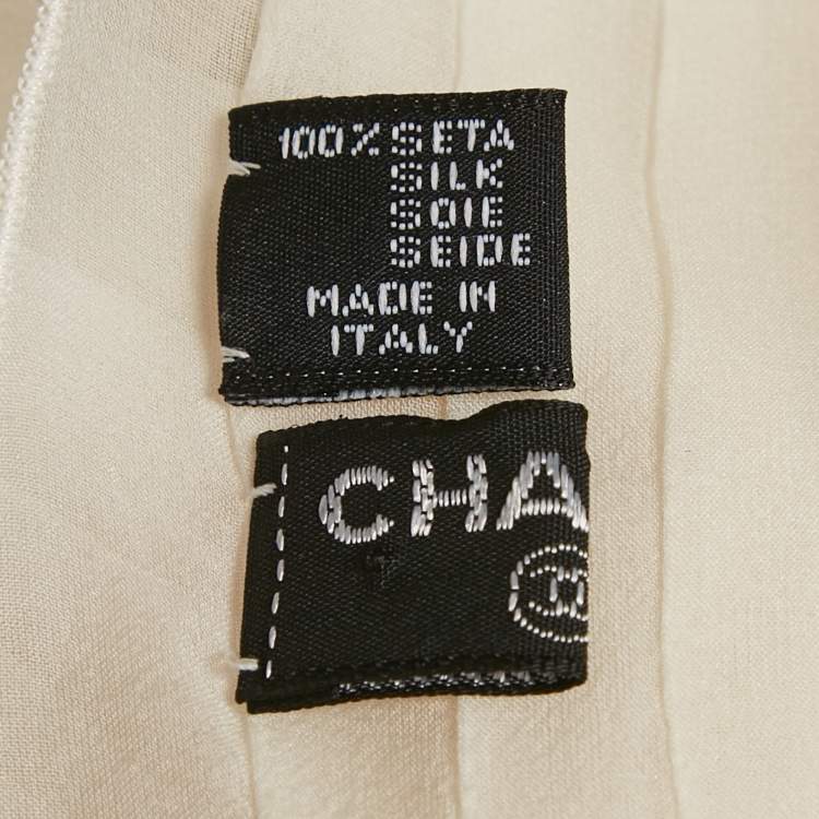 Pre Owned Chanel Off-White Silk Pleated Scarf 