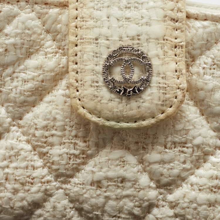 Pre Owned حافظة هاتف شانيل قماش مبطن مبطن أبيض