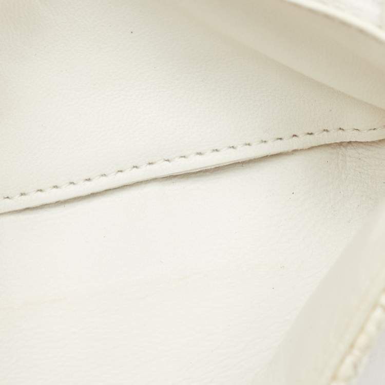 Pre Owned حافظة هاتف شانيل قماش مبطن مبطن أبيض