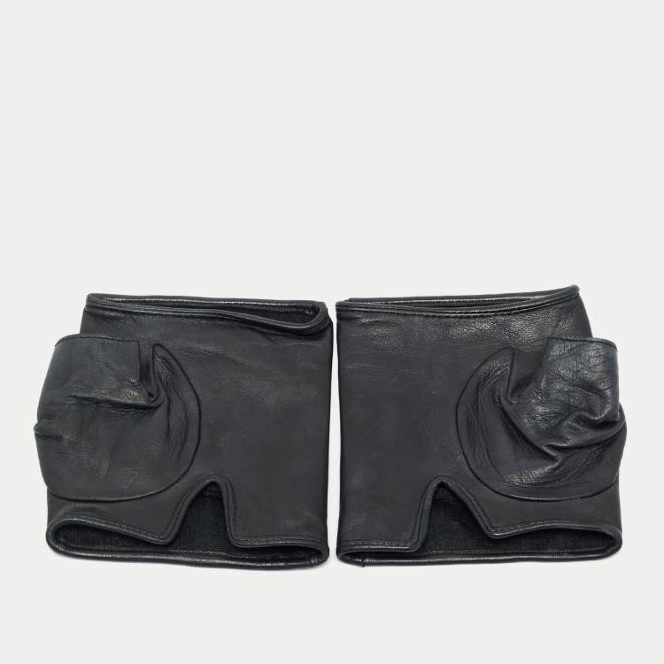 Pre Owned Chanel Black Logo Detail Leather Fingerless Gloves Size 7.5