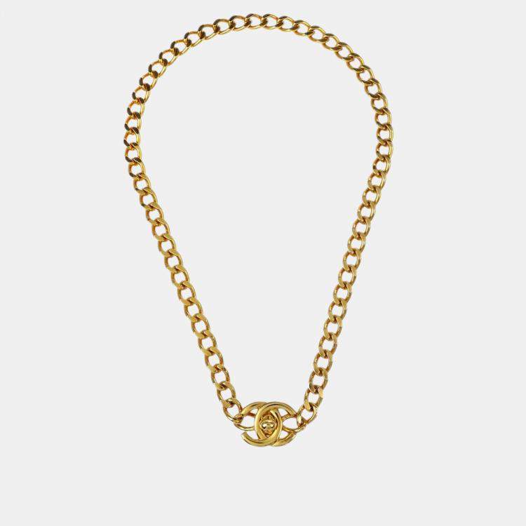 مملوكة مسبقًا Chanel Turnlock Gold Chain Necklace 
