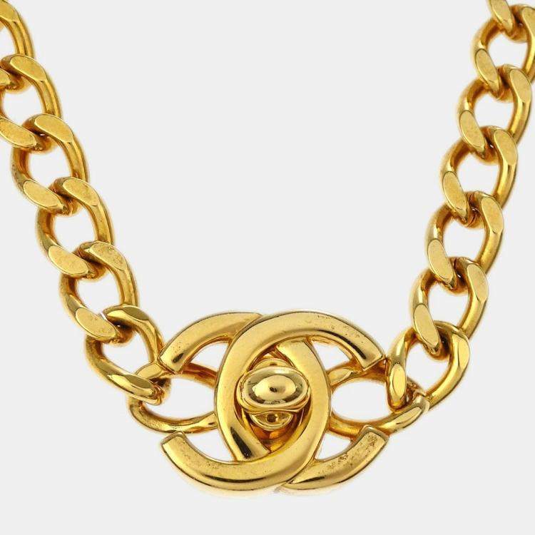 مملوكة مسبقًا Chanel Turnlock Gold Chain Necklace 